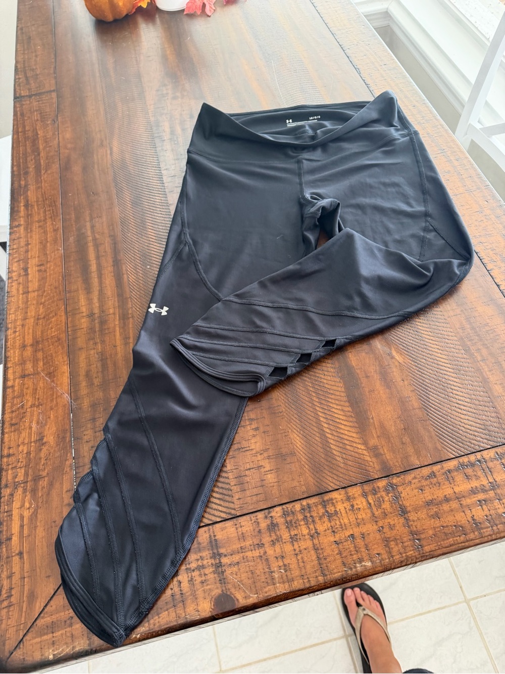 LG Black Women's Performance Leggings with Side Mesh Detail